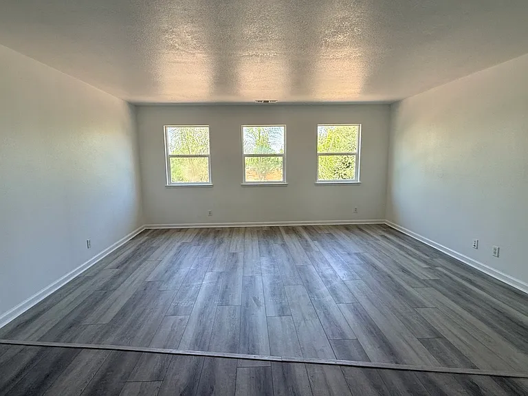 2337 N Silvervale St — Photo 19