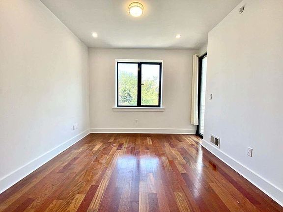 4th image of 315 Franklin Ave #4B