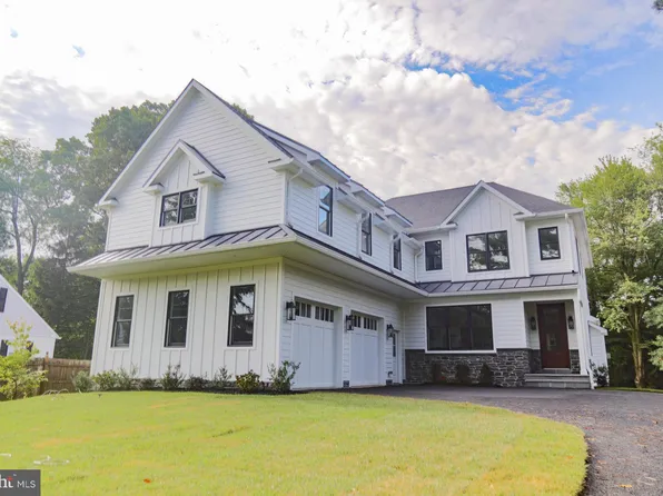 544 Red Fox Ln, Strafford, PA 19087
