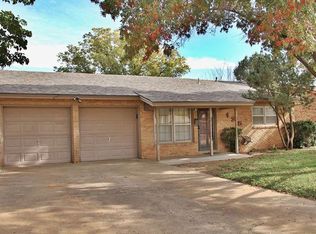 135 Detroit Ave, Levelland, TX 79336