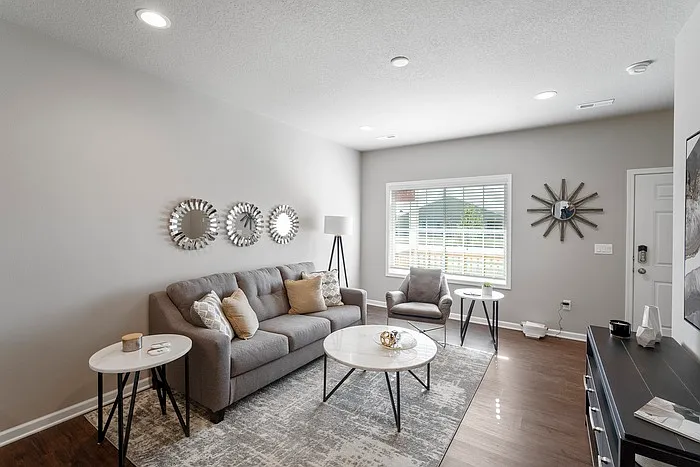 2228 Hazeltine Pl — Photo 3