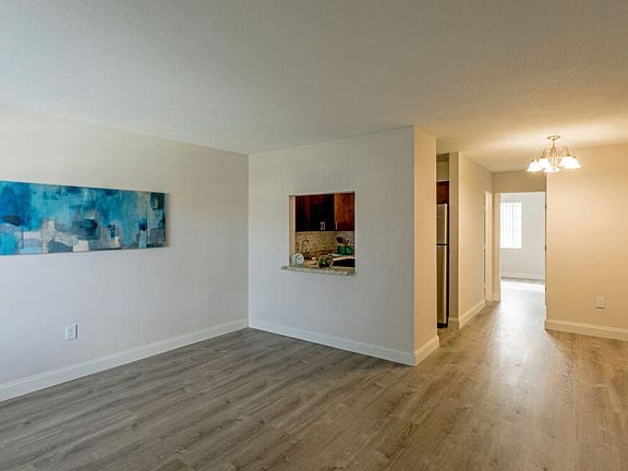 3rd image of 2711 Vandiver Dr APT 307