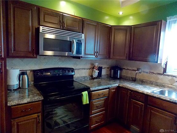 5th image of 1321 Leonhard St