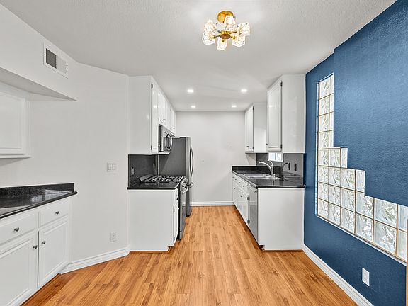 2nd image of 4817 Satsuma Ave APT 5