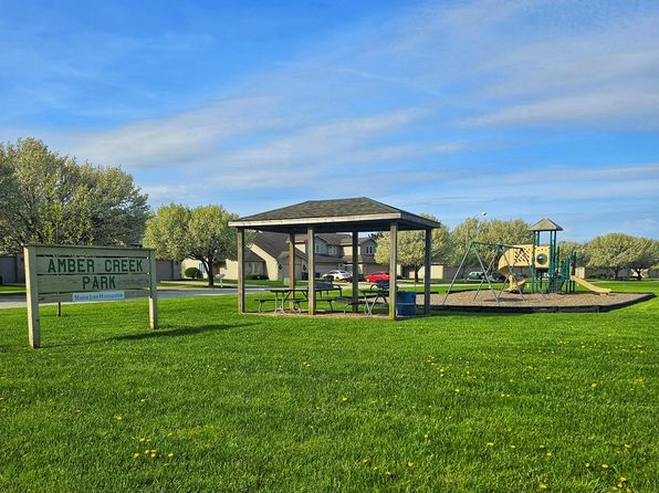 1671 Amber Dr, Hobart, IN 46342