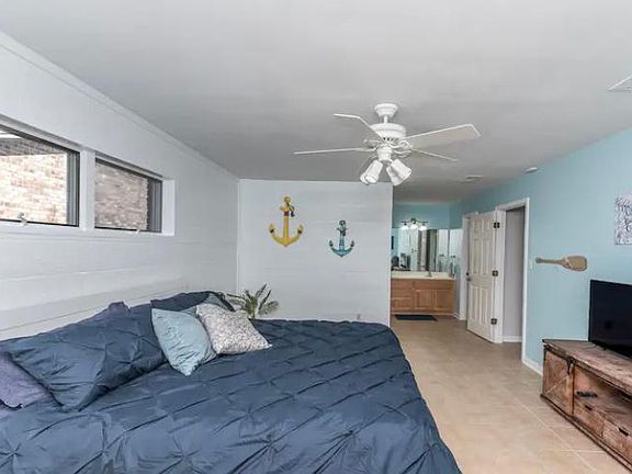 5th image of 1111 Seabreeze Ln
