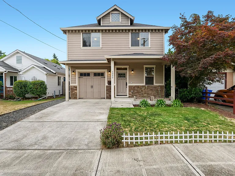 6020 SE Raymond St — Photo 1