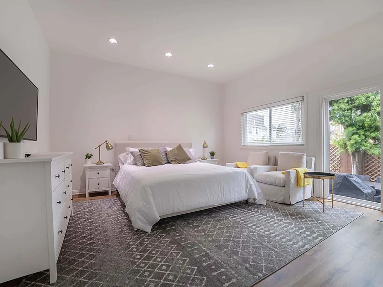 1521 Steinhart Ave — Photo 20