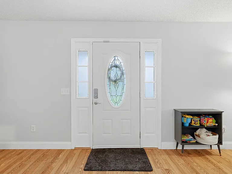 2711 Penn St — Photo 9