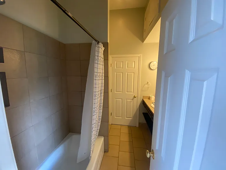 618 Deslonde St — Photo 9