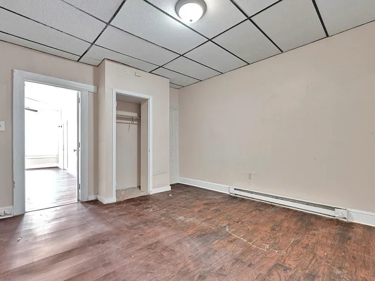 611 E Market St #1 — Photo 9