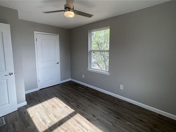 4th image of 838 Fir Ln