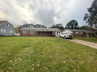 569 Caren Dr, Virginia Beach, VA 23452