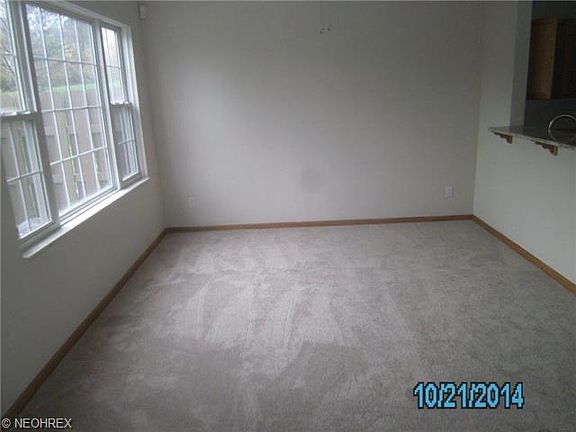 3rd image of 353 Dartmouth Trl