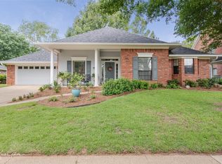 1227 Whitehall Dr, Bossier City, LA 71112