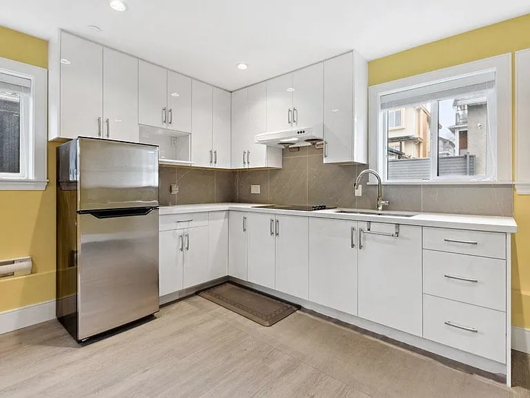 1477 E 61st Ave — Photo 10