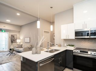 425 Ballantrae Dr #524, Winnipeg, MB R3T6H6