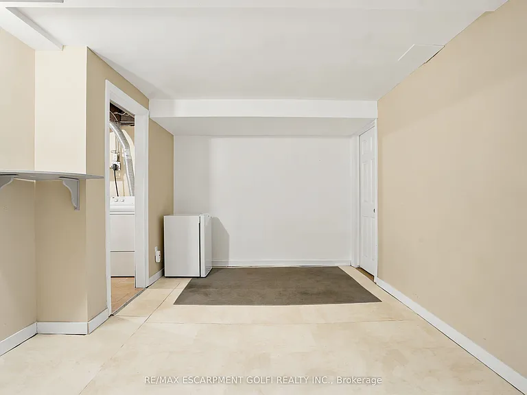 602 Geneva St — Photo 24