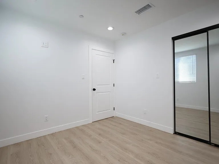 1308 E M St — Photo 11