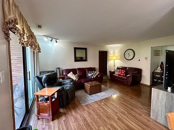 5th image of 15801 Peggy Ln APT 1