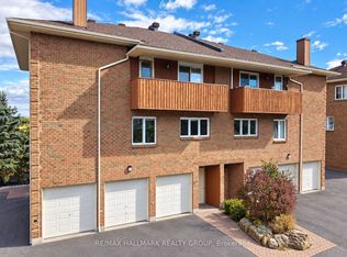 207 Stratas Ct #12, Ottawa, ON K2L3K5