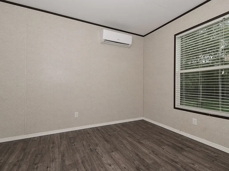 550 Quail Run Cir — Photo 14
