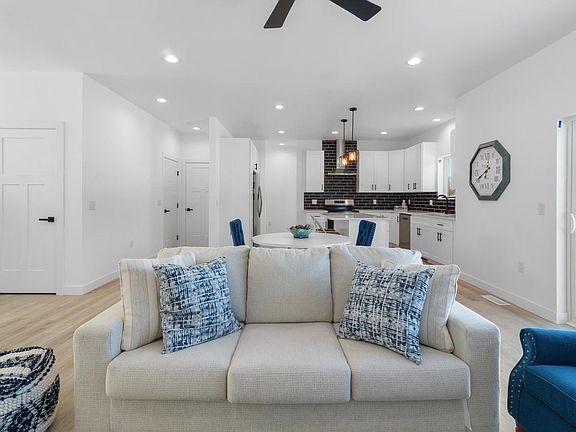 5th image of 5614 Glorious Drive