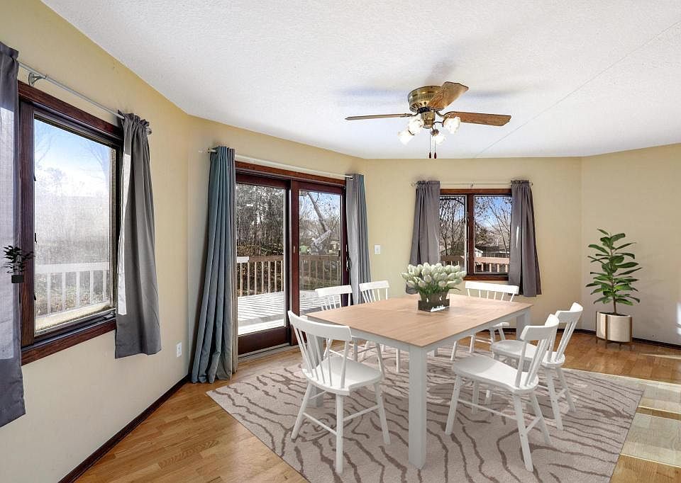 1st image of 110 N Circle Dr