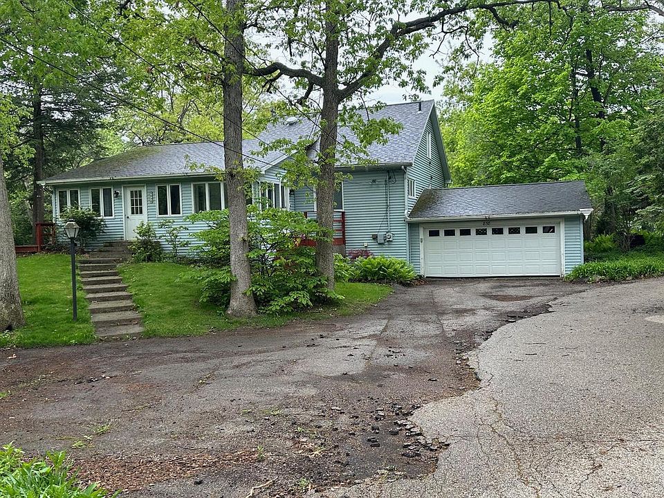 1st image of 858 Sauganash DRIVE
