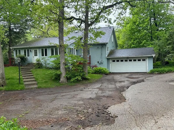858 Sauganash DRIVE, Fontana, WI 53125
