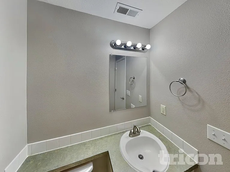 2419 NE 164th Ave — Photo 13