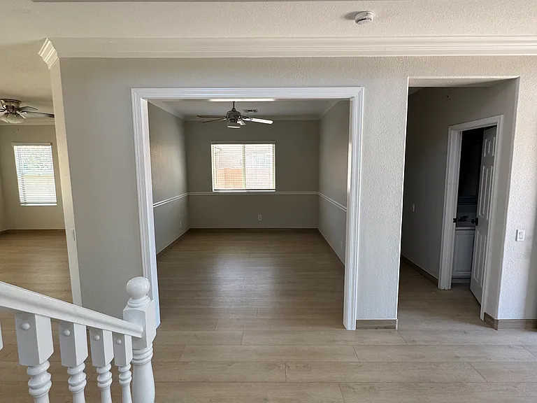 971 E Bellerive Pl — Photo 6