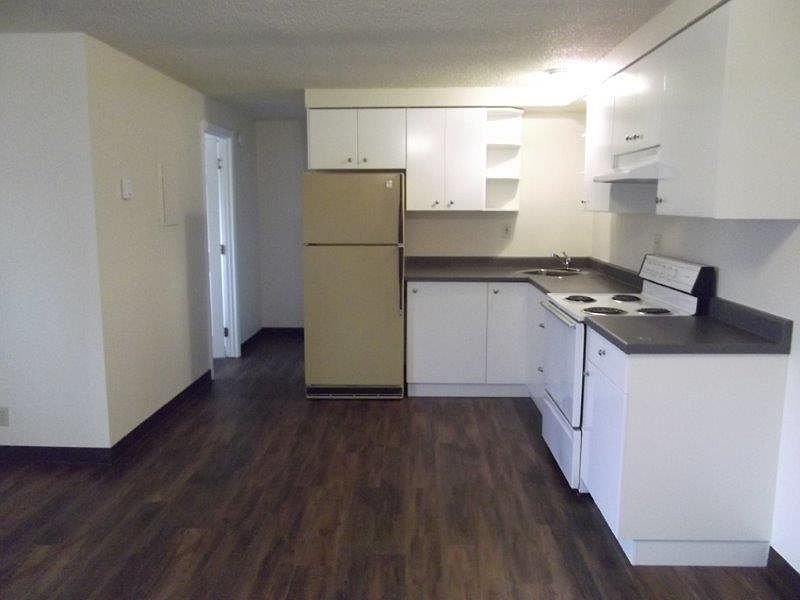 2nd image of 3738 Main St APT 2