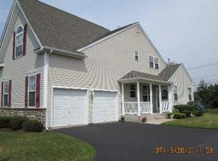 35 Meadow Pond Cir, Miller Place, NY 11764