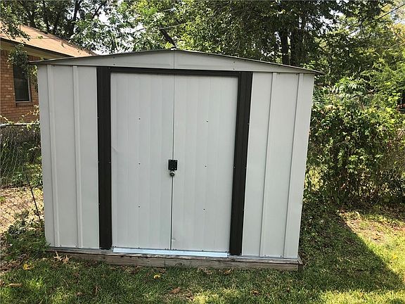 2nd image of 1249 McDonald Dr