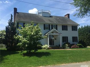 28 Walnut Ave, East Quogue, NY 11942