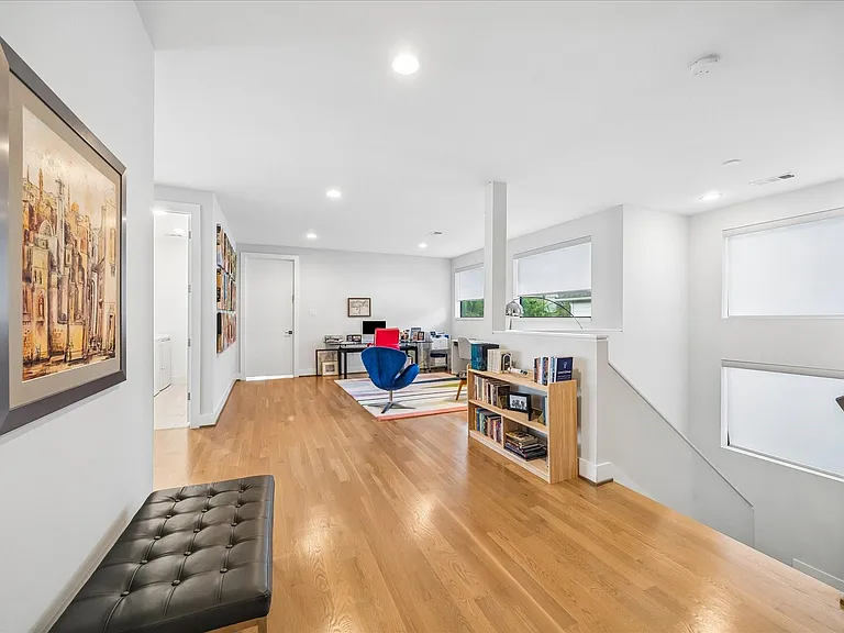 4532 Sunburst St — Photo 22