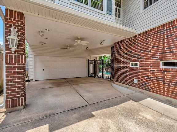 5th image of 3907 S Beechwood Ct