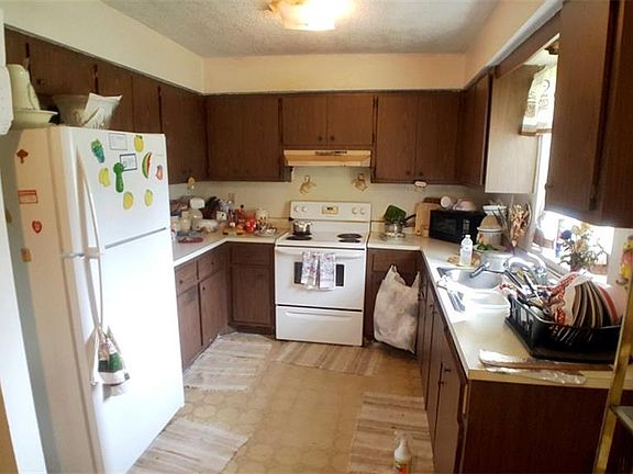 4th image of 4988 Sherry St