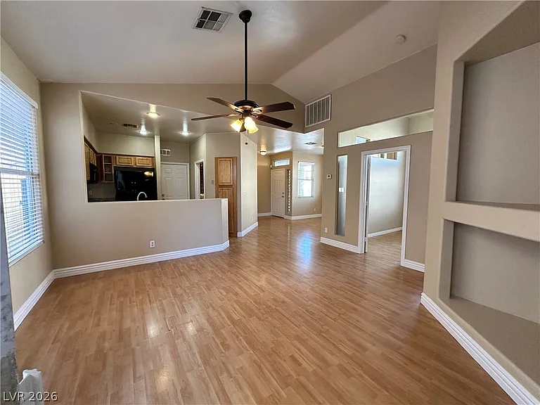 8033 Arcadian Ln — Photo 10