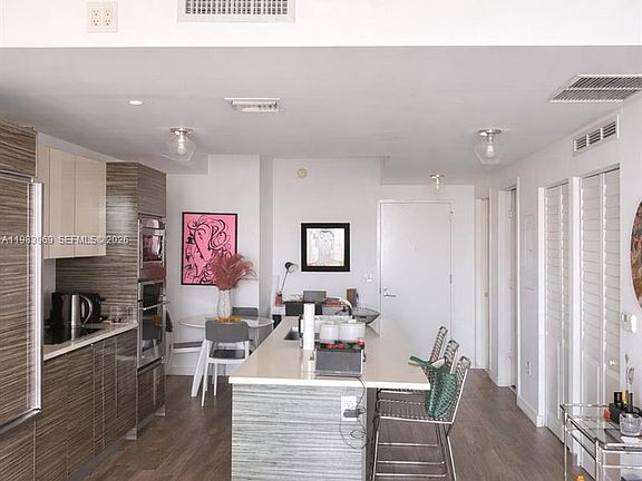 4th image of 460 NE 28th St APT 2807