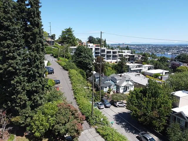 5th Ave N — Photo 4