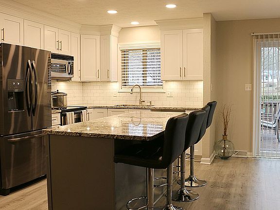 4th image of 12261 Vince Dr
