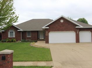3598 W Winchester Rd, Springfield, MO 65807