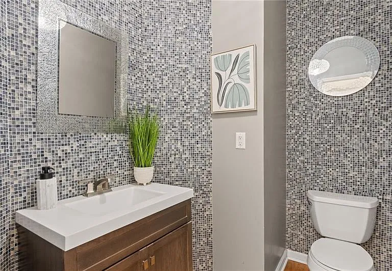 1235 Longpointe Pass — Photo 43