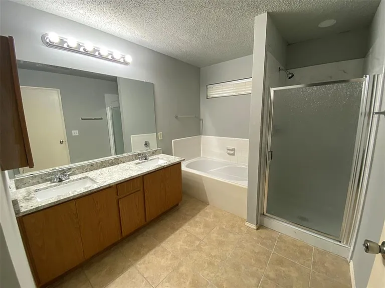 1317 Springcreek Dr — Photo 8