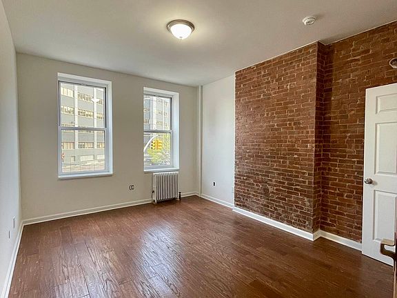 2nd image of 13-03 Jackson Ave #2L