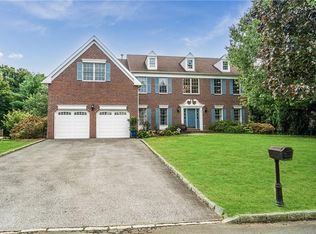 28 Paddock Rd, White Plains, NY 10605