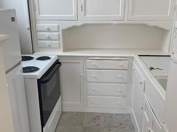 2nd image of 3636 Broderick St APT 11