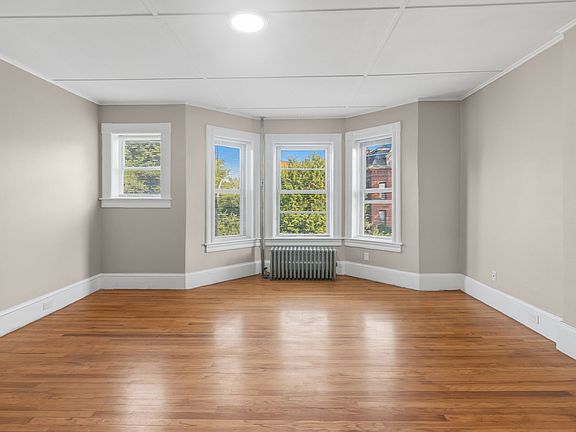 4th image of 456 Maple St